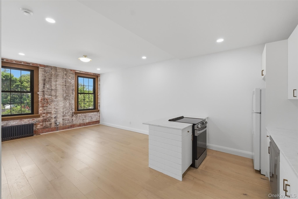 207 Main Street - Photo 12