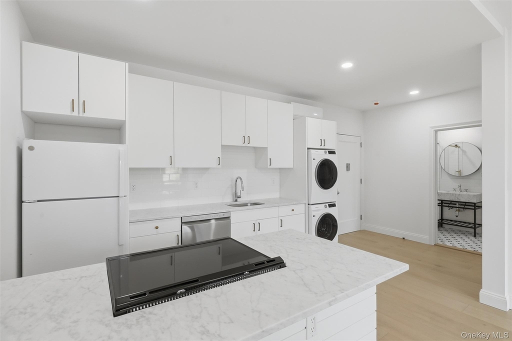 207 Main Street - Photo 9