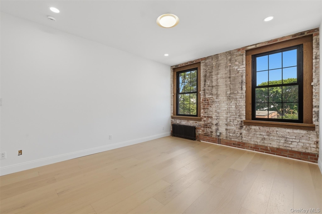 207 Main Street - Photo 8