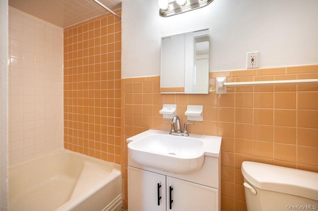 111 N Broadway - Photo 23