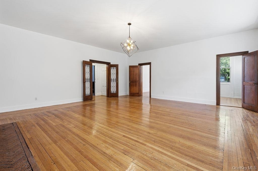 111 N Broadway - Photo 12