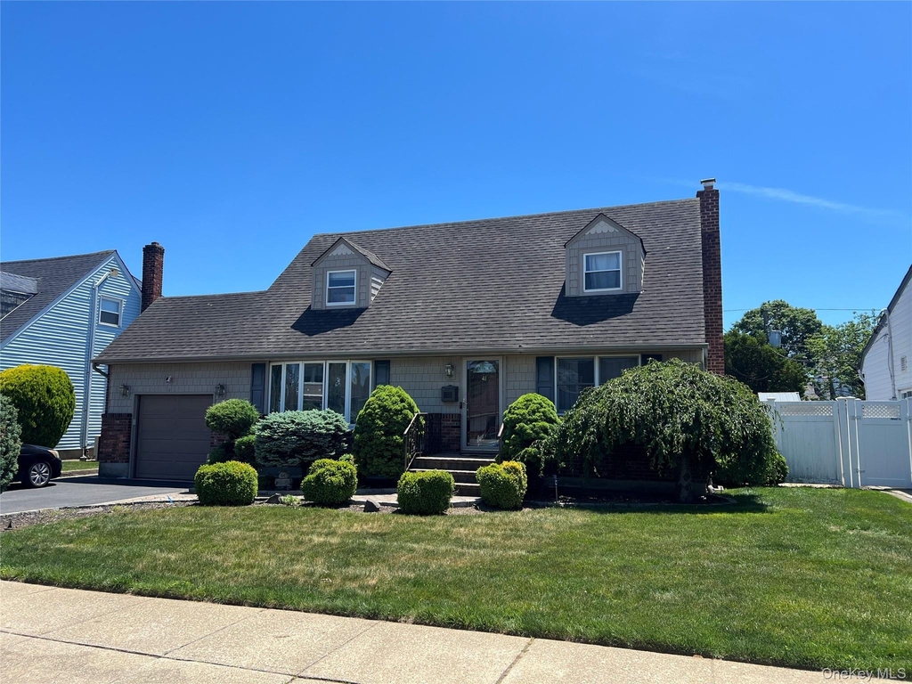 41 Ontario Avenue - Photo 0