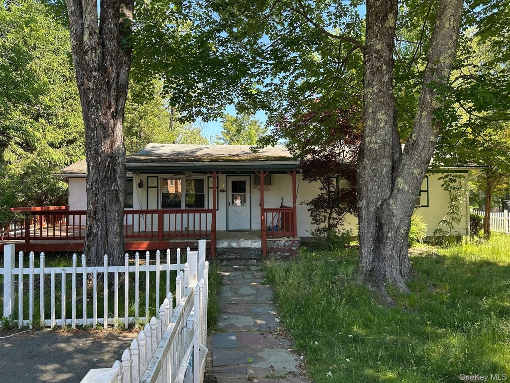 11 Richards Avenue - Photo 1