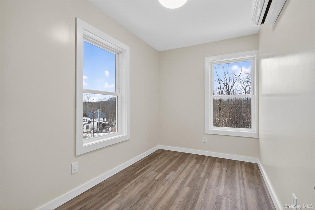 303 Main Street - Photo 6