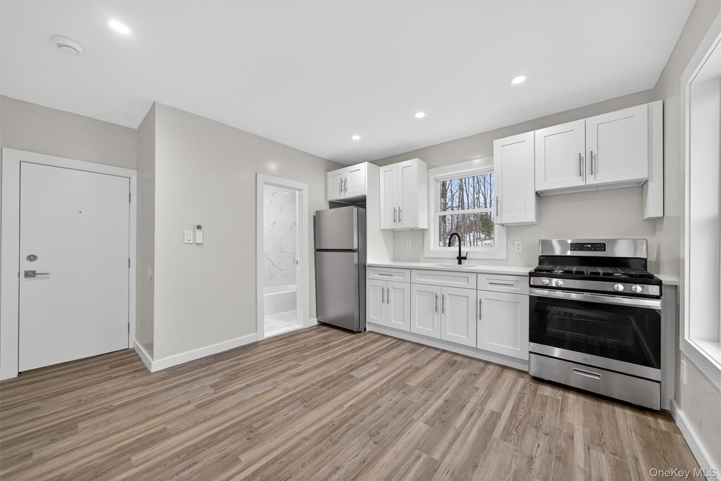 303 Main Street - Photo 3