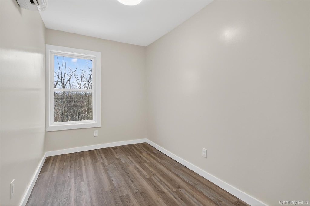 303 Main Street - Photo 8