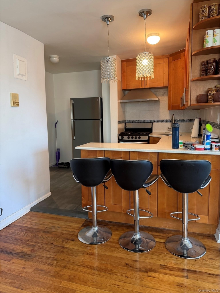 111-31 66th Avenue - Photo 2