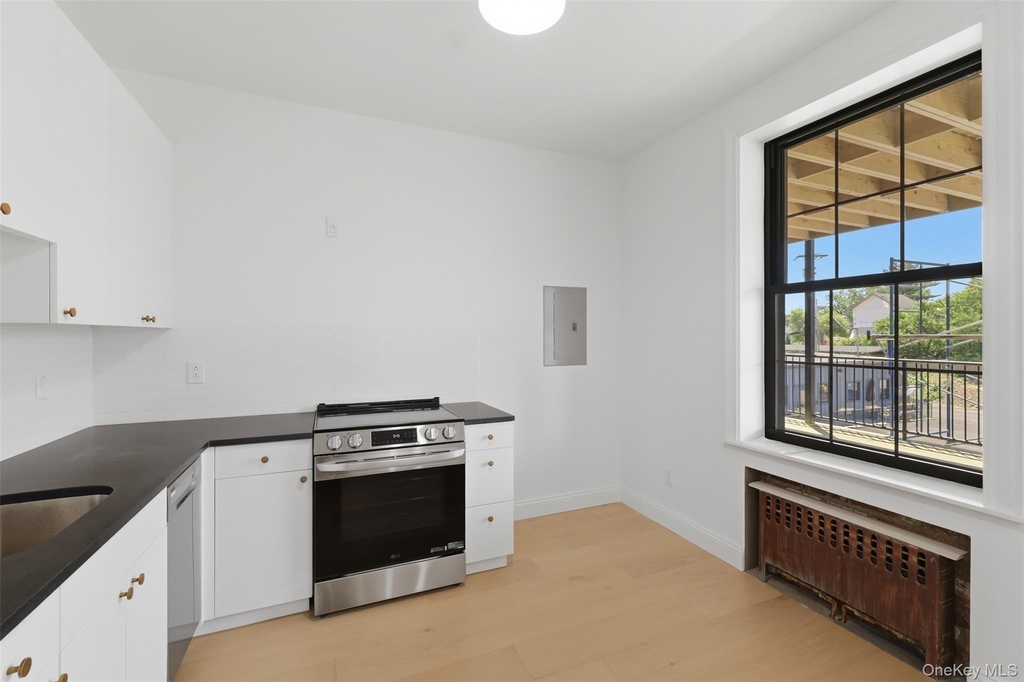 201 Main Street - Photo 12