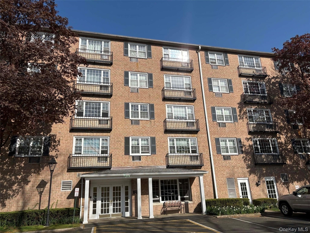 2 Consulate Drive - Photo 0