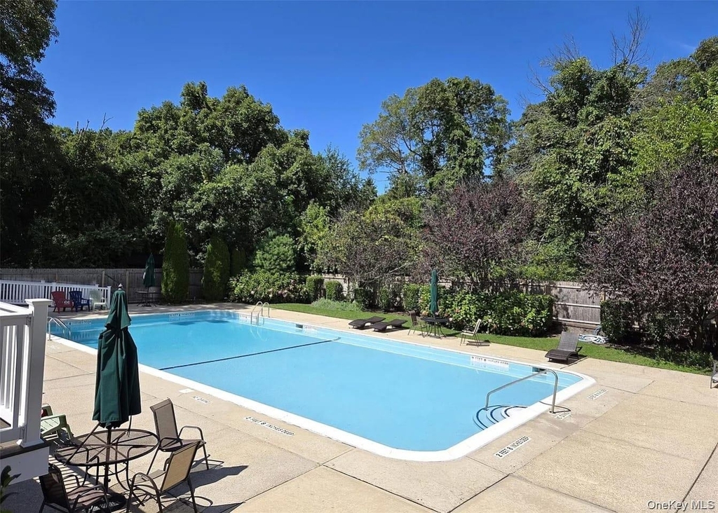 655 Middle Country Road - Photo 31