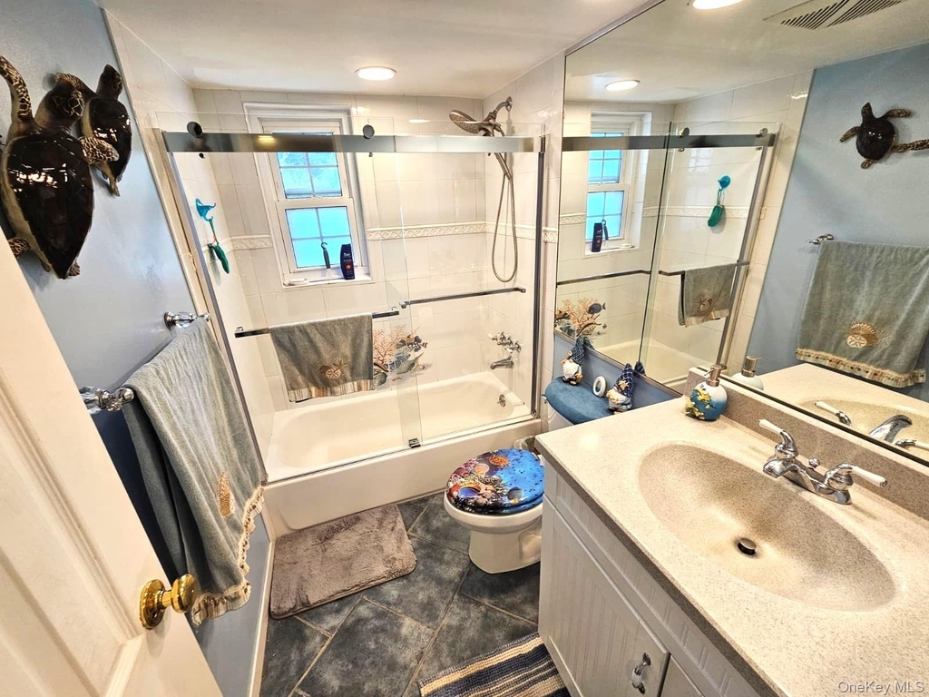 655 Middle Country Road - Photo 14