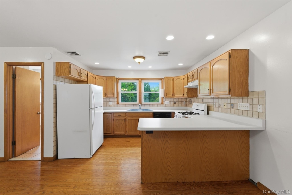 200 North Street - Photo 5