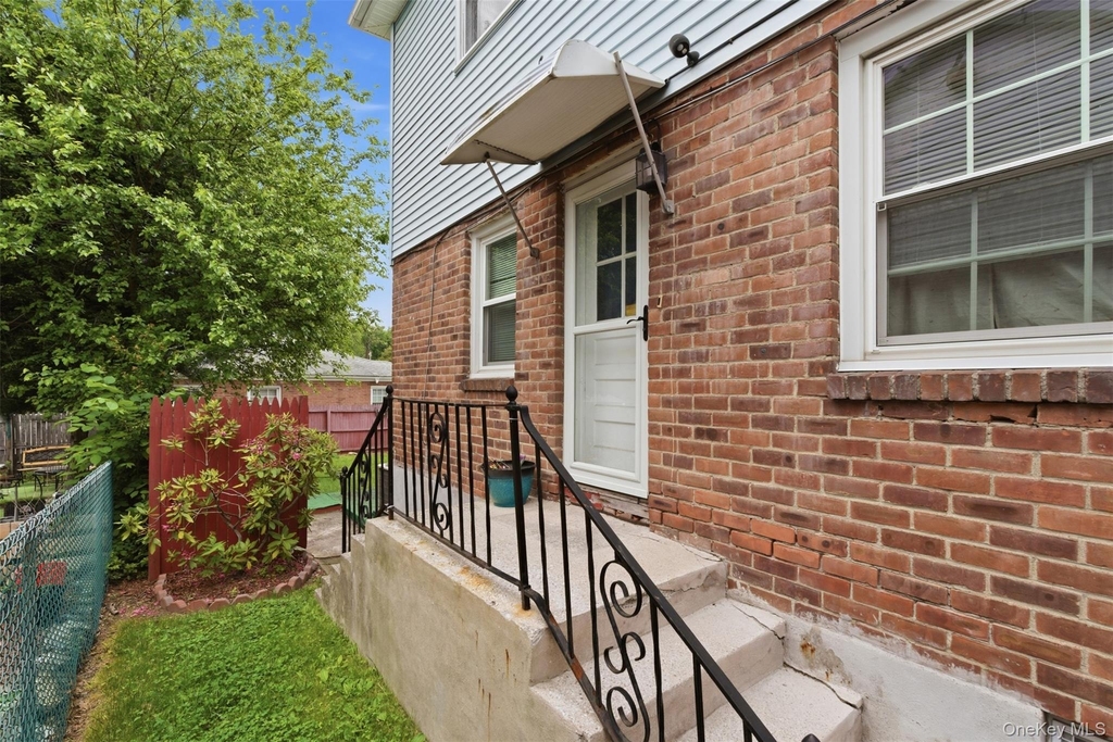 200 North Street - Photo 1