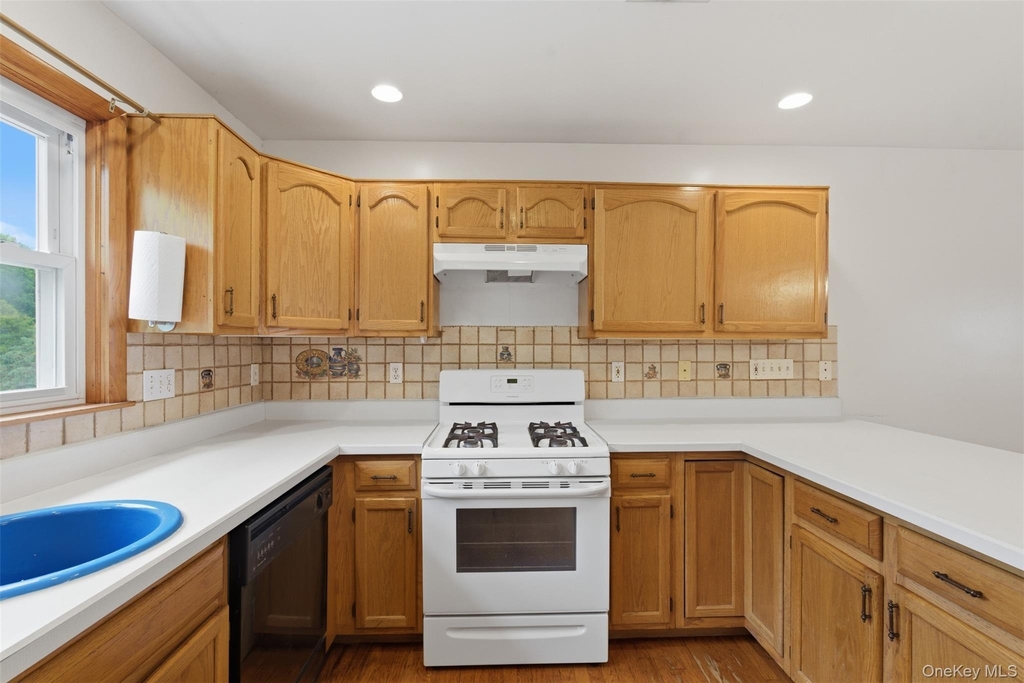 200 North Street - Photo 6