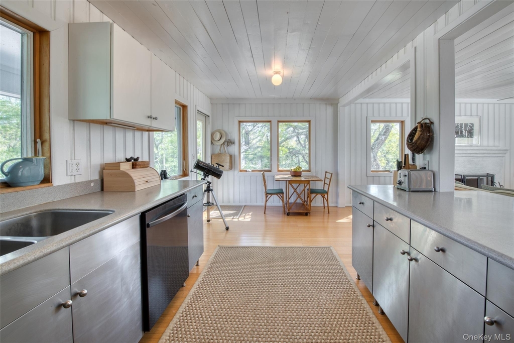 2045 Lake Drive - Photo 7