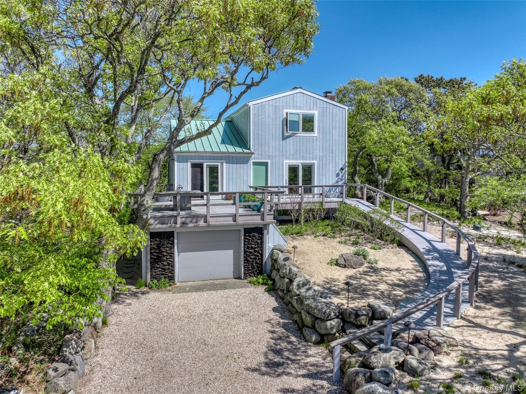 2045 Lake Drive - Photo 2