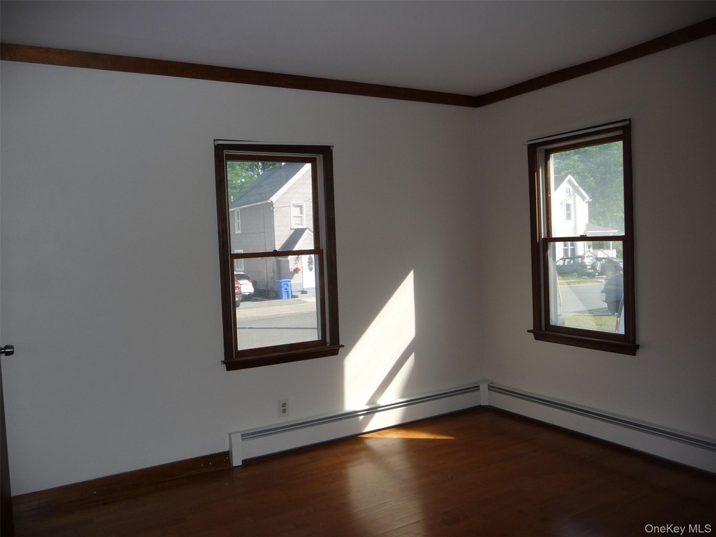 27 Oliver Avenue - Photo 3