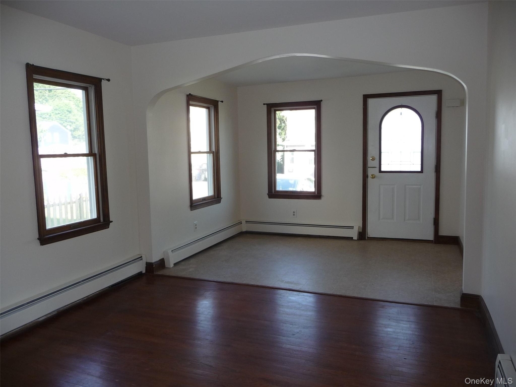 27 Oliver Avenue - Photo 4