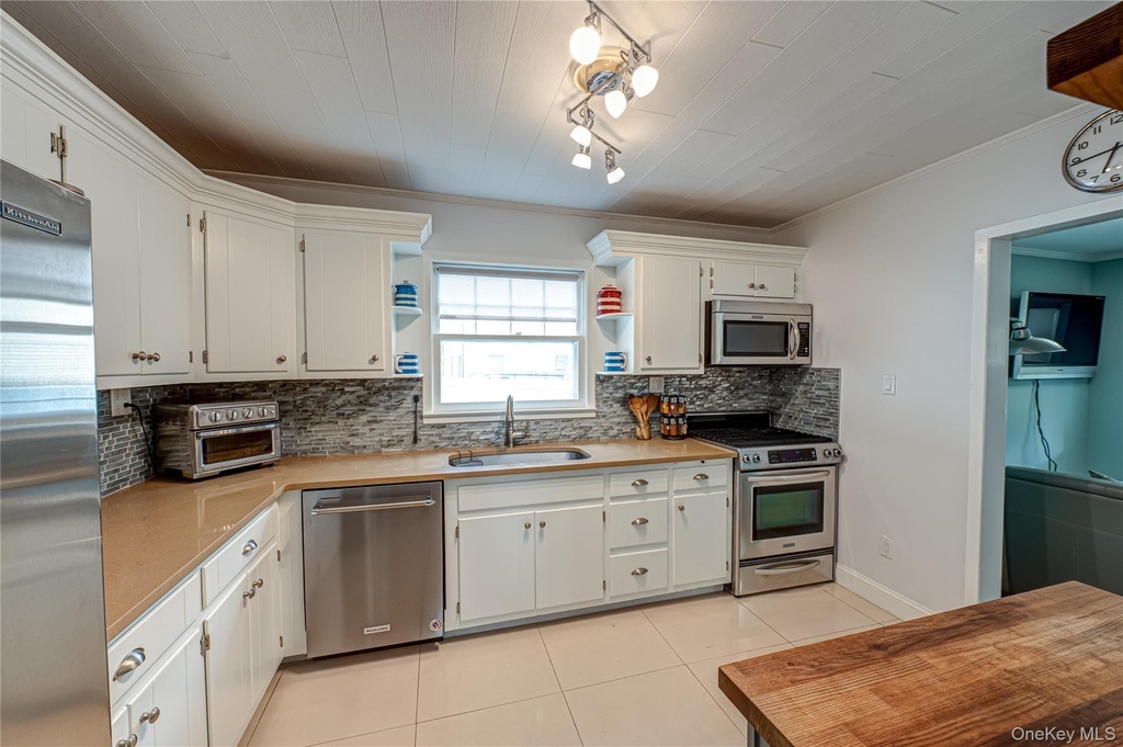53 Waterside Avenue - Photo 9