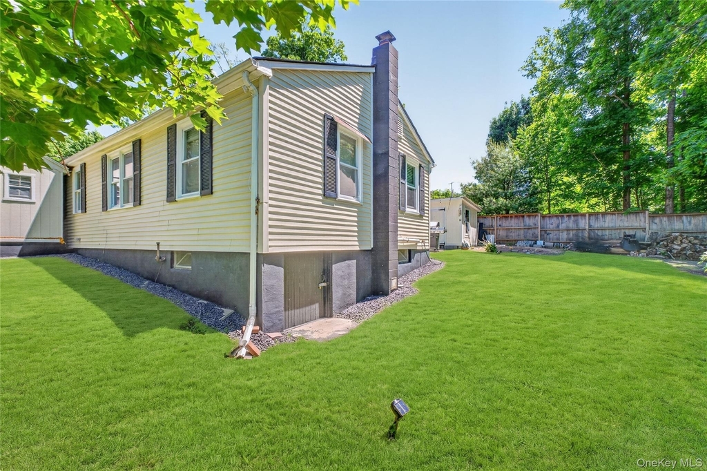 68 Mulford Avenue - Photo 21