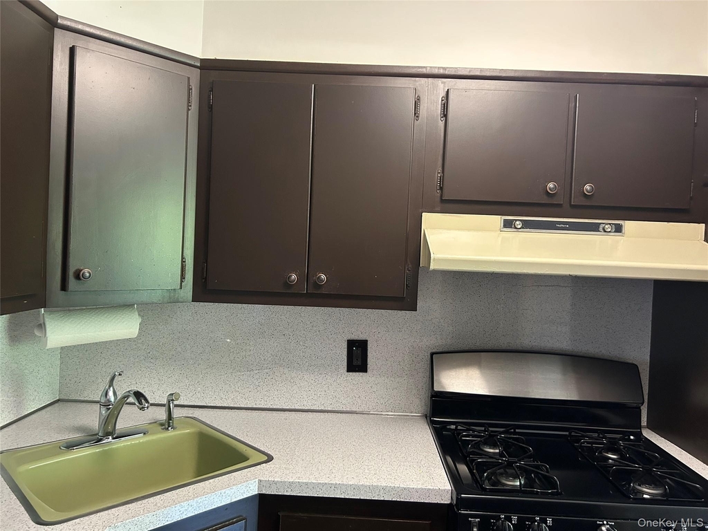 77-24 252nd Street - Photo 2
