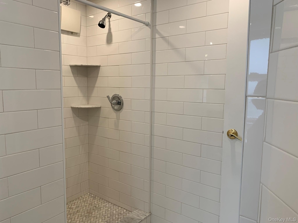24 Hall Avenue - Photo 10