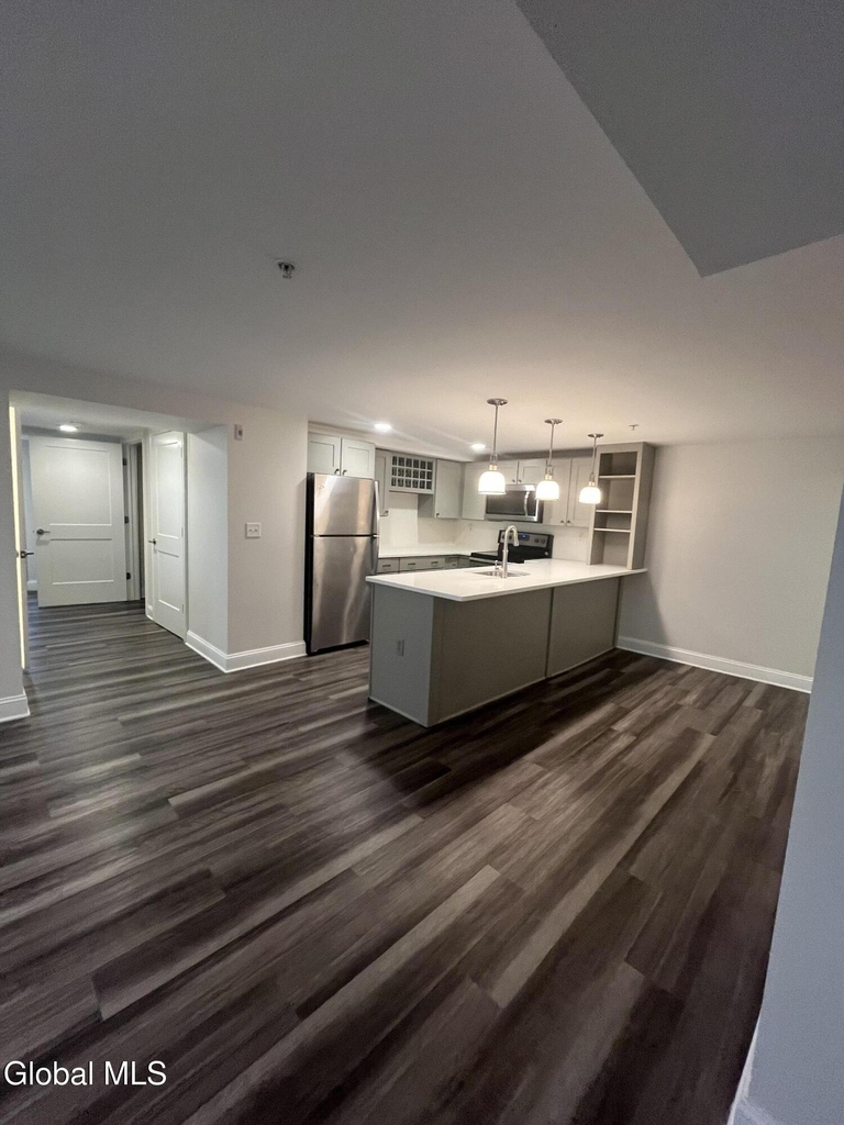 200 Broadway - Photo 4
