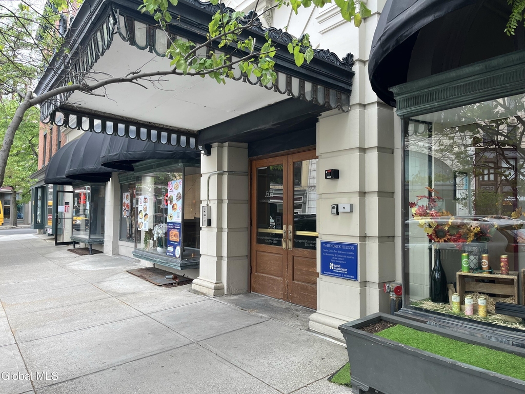 200 Broadway - Photo 0