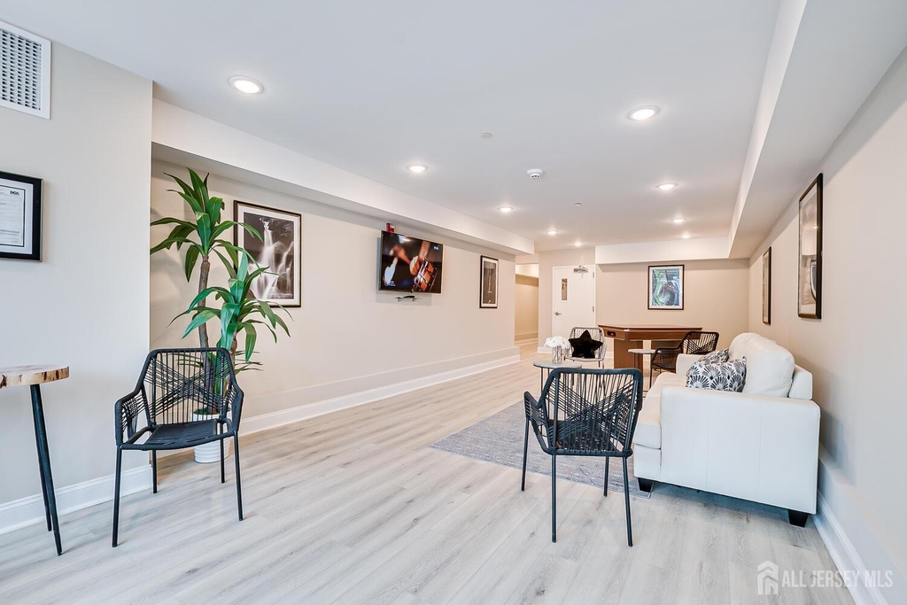 21 Station Place - Photo 17