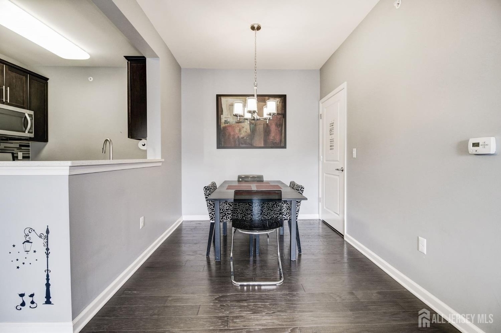 643 Strassle Way - Photo 6