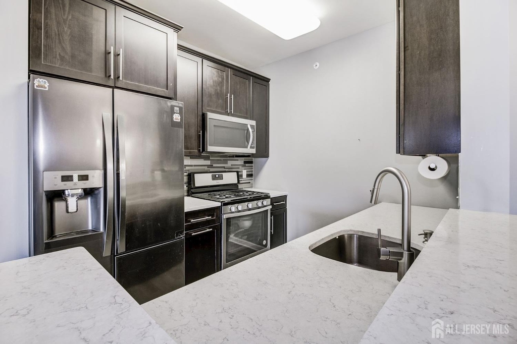 643 Strassle Way - Photo 8