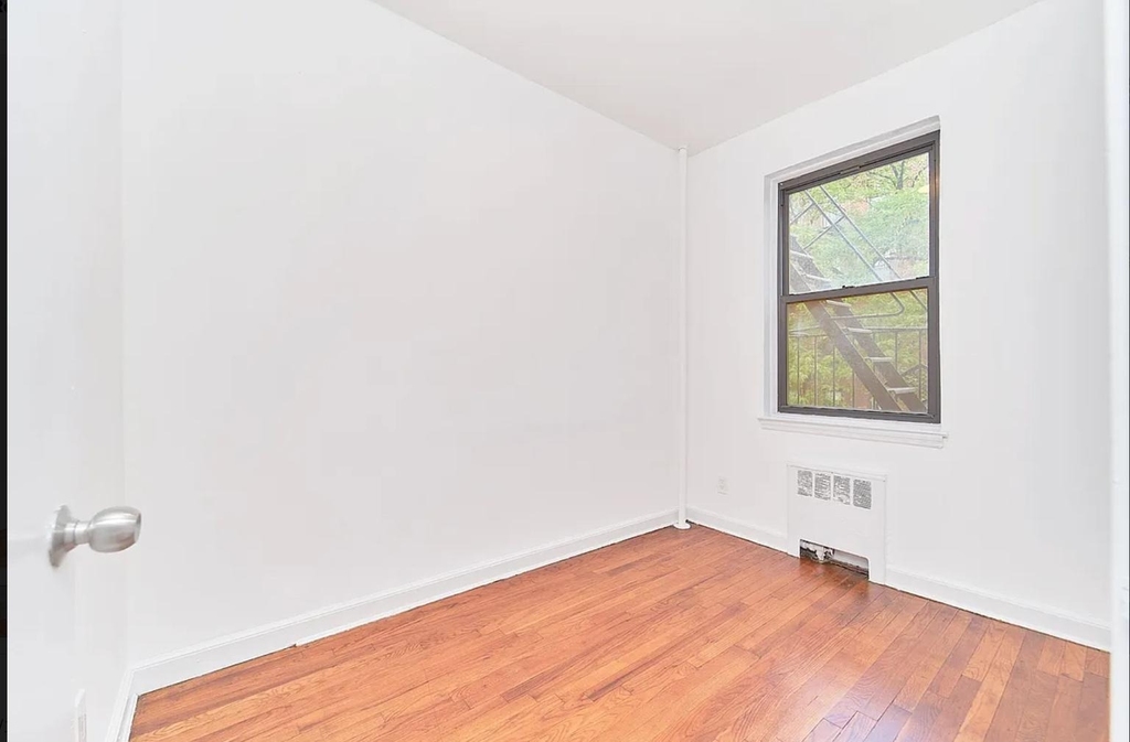402 W 45th Street - Photo 5