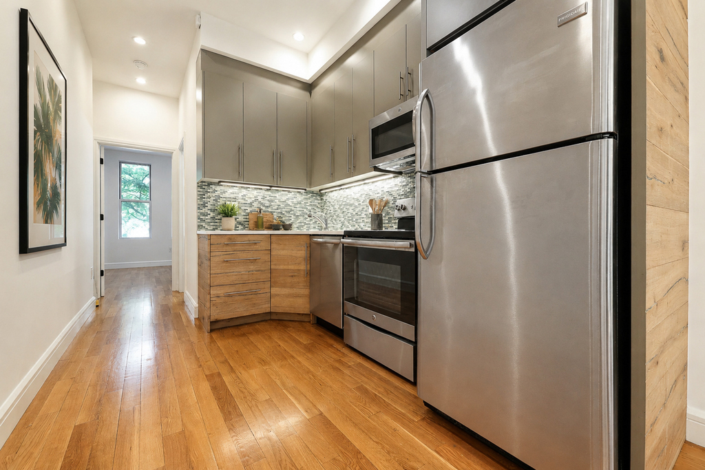 327 Manhattan Avenue - Photo 3