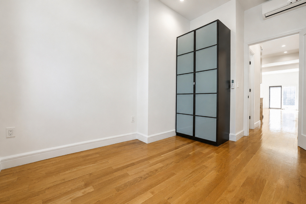 327 Manhattan Avenue - Photo 5