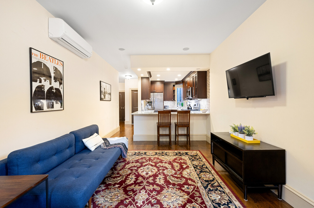 69 Pineapple Street - Photo 0