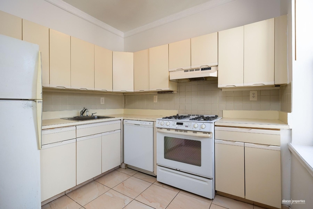 2116 Dorchester Road - Photo 8