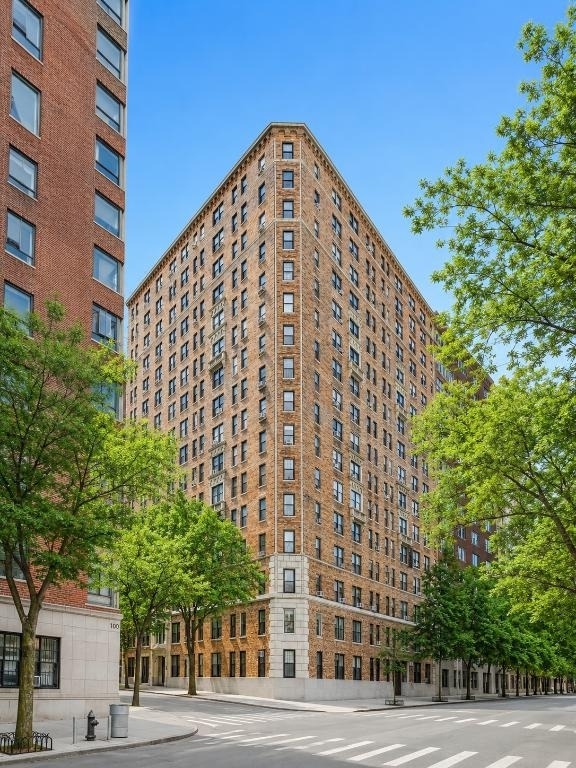 98 Riverside Drive - Photo 6