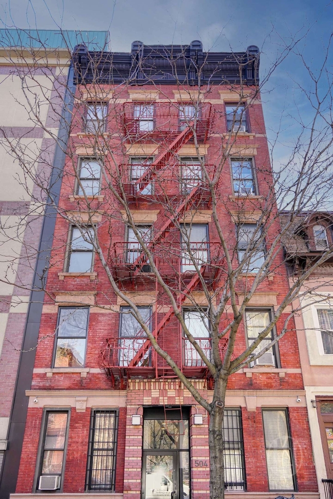 504 E 118th Street - Photo 8