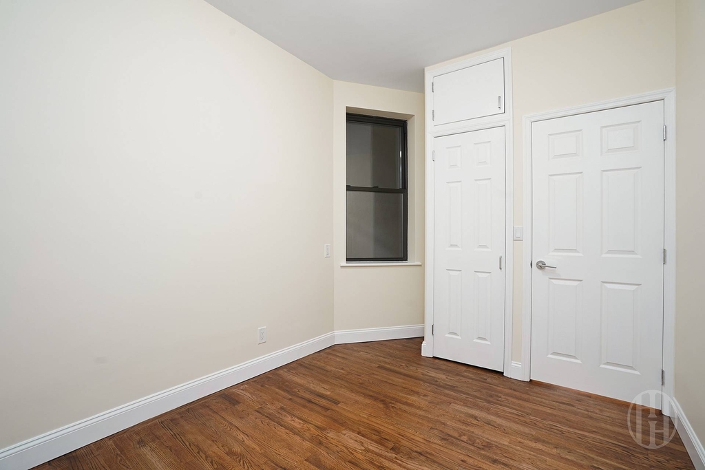 504 E 118th Street - Photo 4
