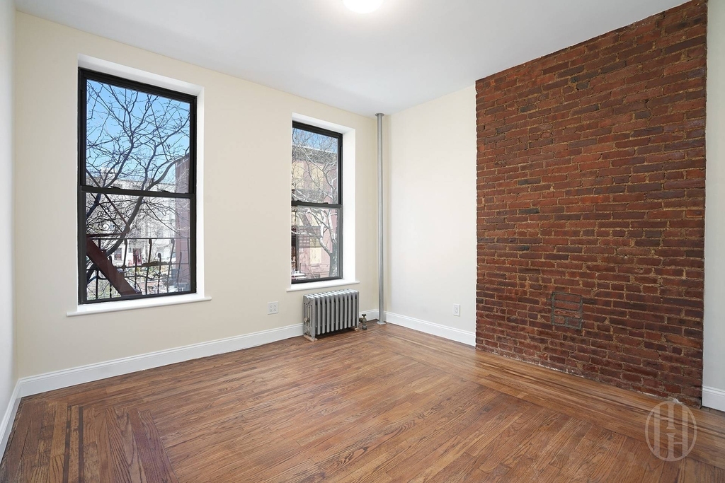 504 E 118th Street - Photo 6