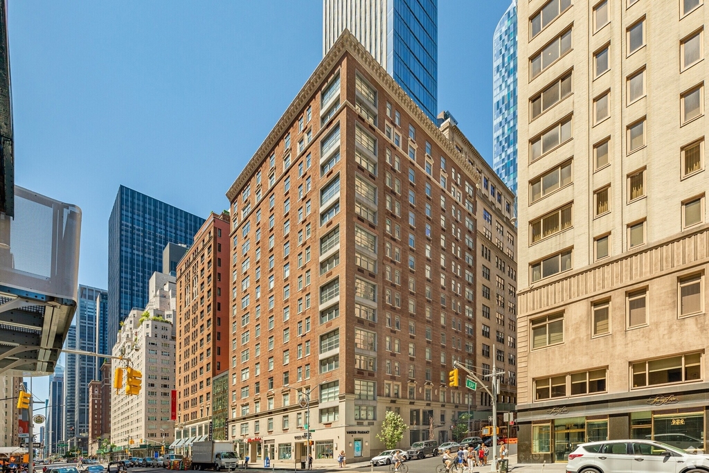 100 W 58th Street - Photo 18
