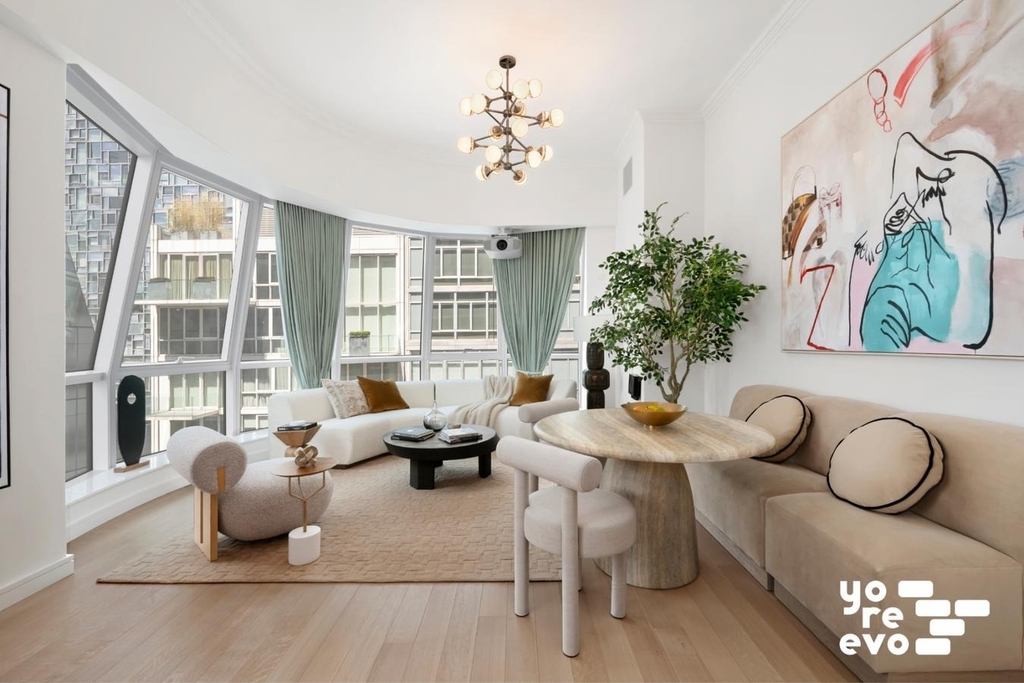 515 W 18th Street - Photo 0