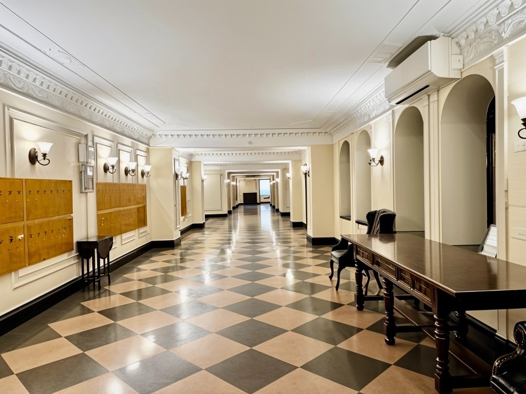 425 Riverside Drive - Photo 10