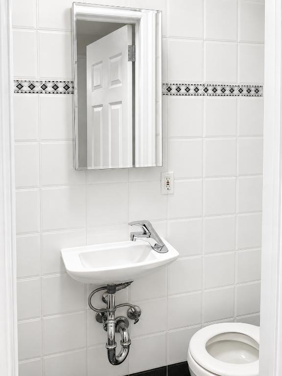 425 Riverside Drive - Photo 7