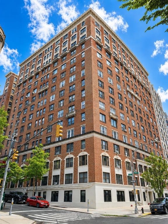 425 Riverside Drive - Photo 9