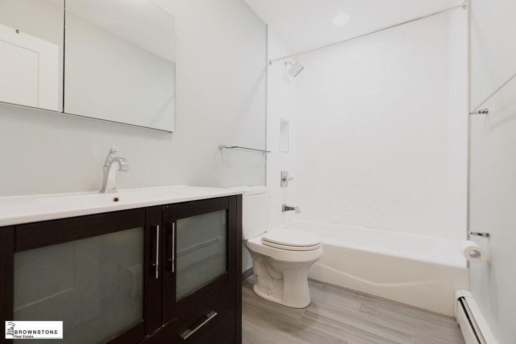 576 Henry Street - Photo 9