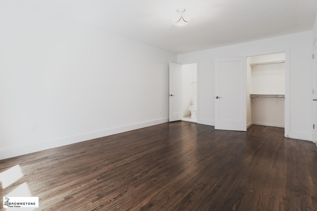 576 Henry Street - Photo 8