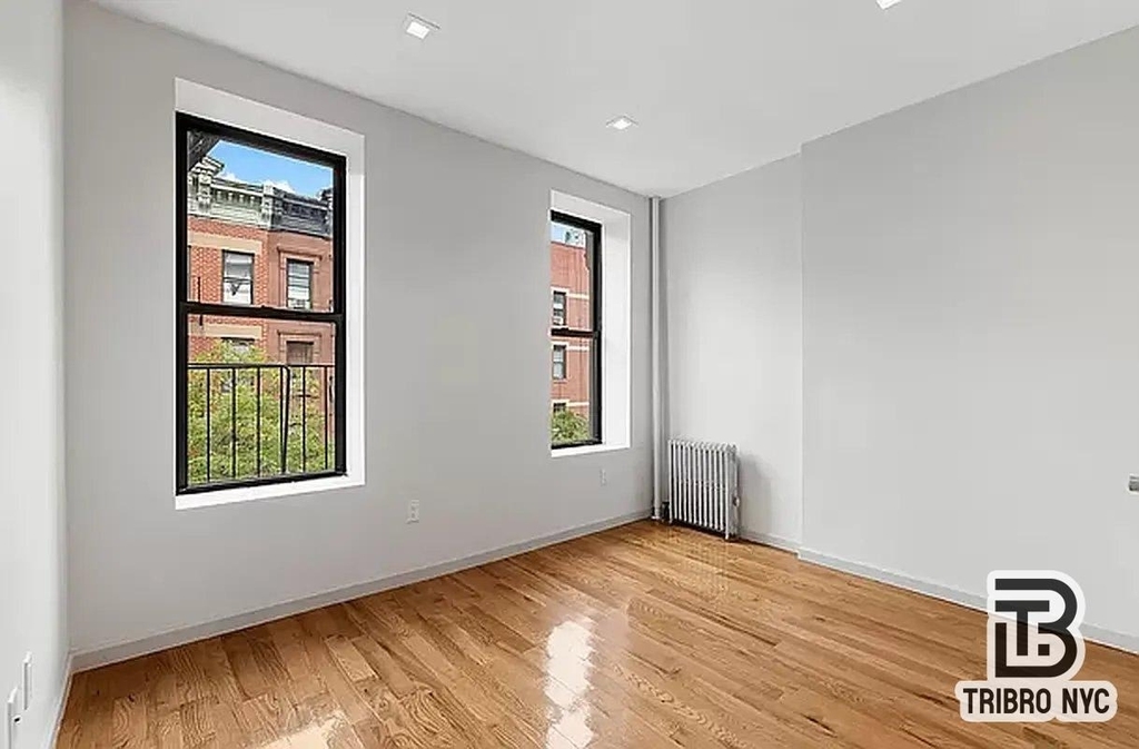406 W 48th Street - Photo 5