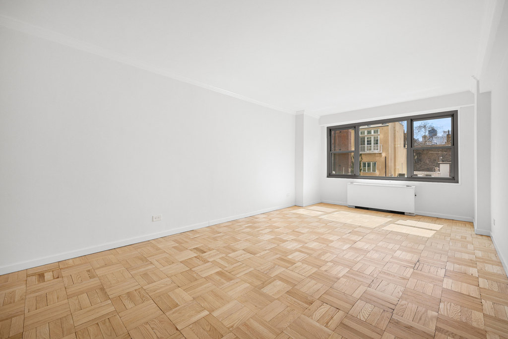 230 E 79th Street - Photo 6