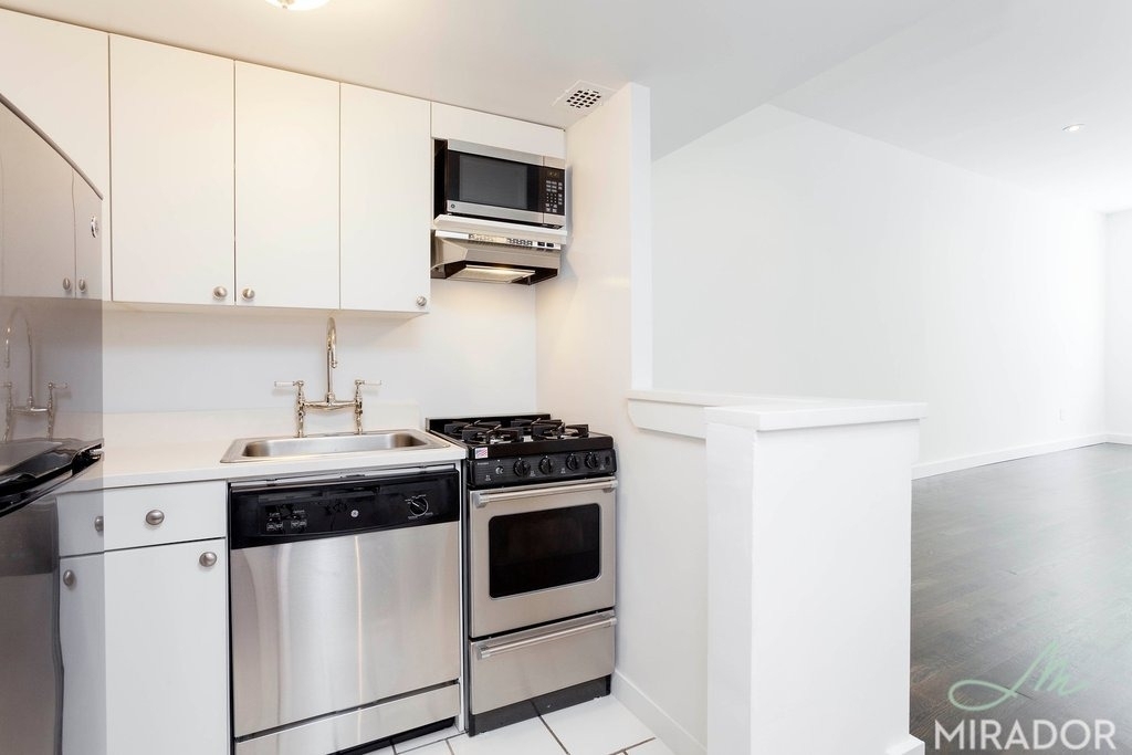 27 W 16th Street - Photo 1